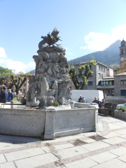 Edolo piazza