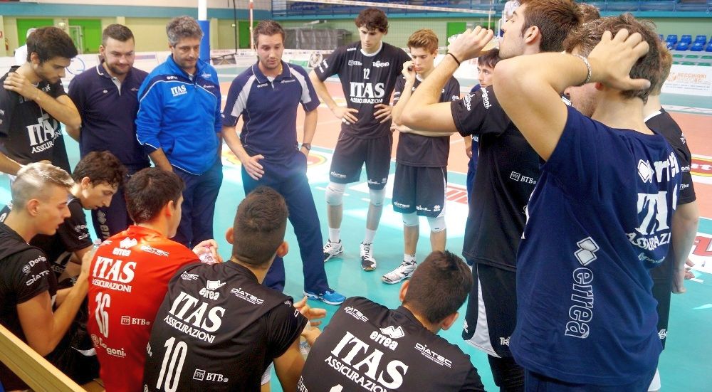 Time out di Francesco Conci sulla panchina dell'Itas Assicurazioni Trentino Under 19