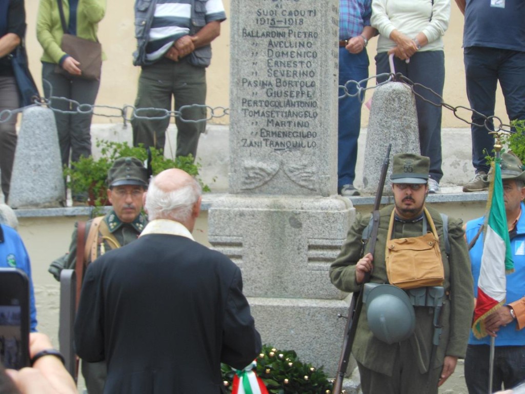 deposizione corona don sandrini