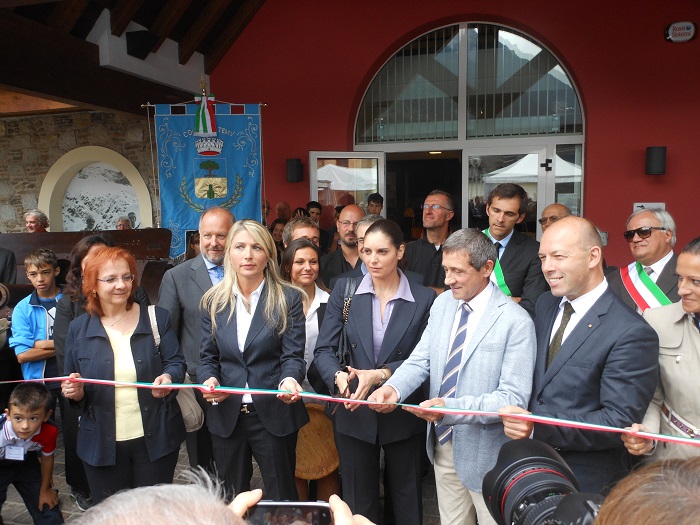 taglio nastro