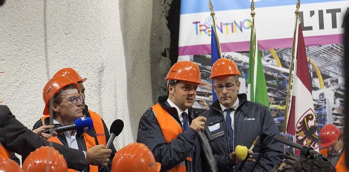 Rossi: visita gallerie Tassullo con premier Renzi