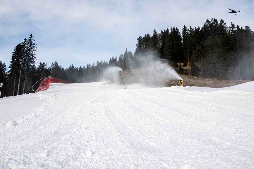 preparazione piste neve sparata campiglio