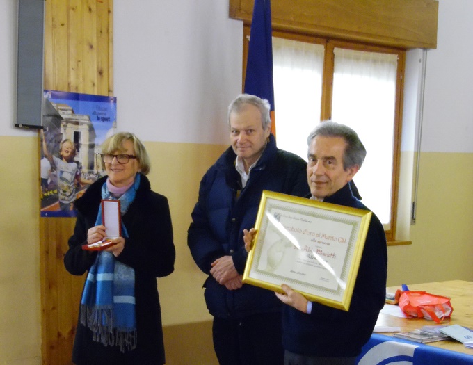 La consegna del Discobolo d'oro ai fratelli di don Aldo Mariotti 10