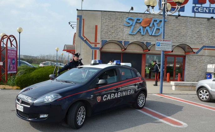 furto carabinieri orzinuovi