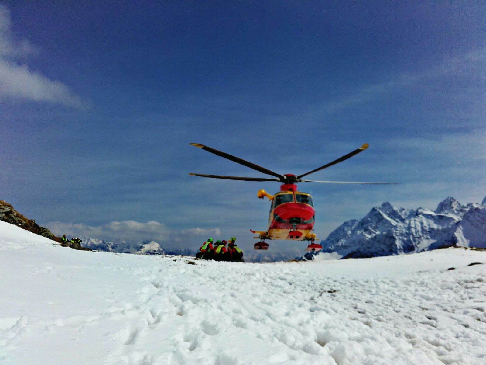 CRONACA - Scialpinista travolto da una valanga sul Gran Zebrù