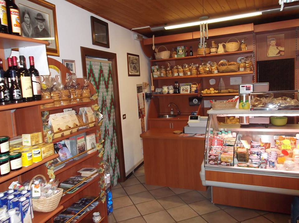 ATTUALITÀ - Negozi e bar: in Trentino 11 chiusure al giorno