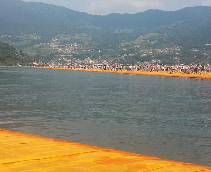 ATTUALITÀ - Dieci anni dopo Christo i paesi del Sebino si spopolano