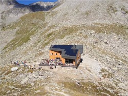 rifugio-ponte-del-ghiaccio