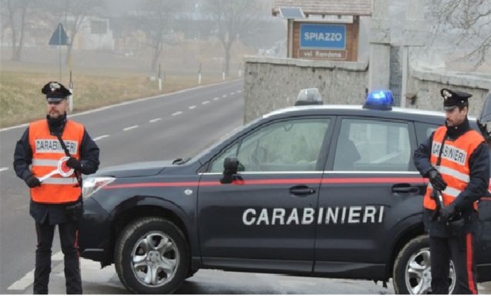CAMPIGLIO - Copre l'amico che ubriaco ha provocato un incidente, denunciata