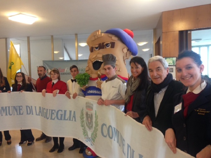 aprica 100