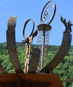 Vione monumento ciclista 1