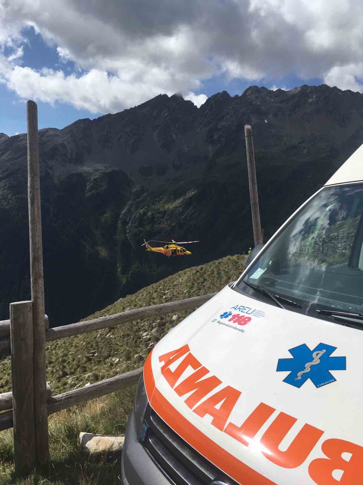 VALLE CAMONICA - Incidente sulla statale del passo Gavia, ferito centauro