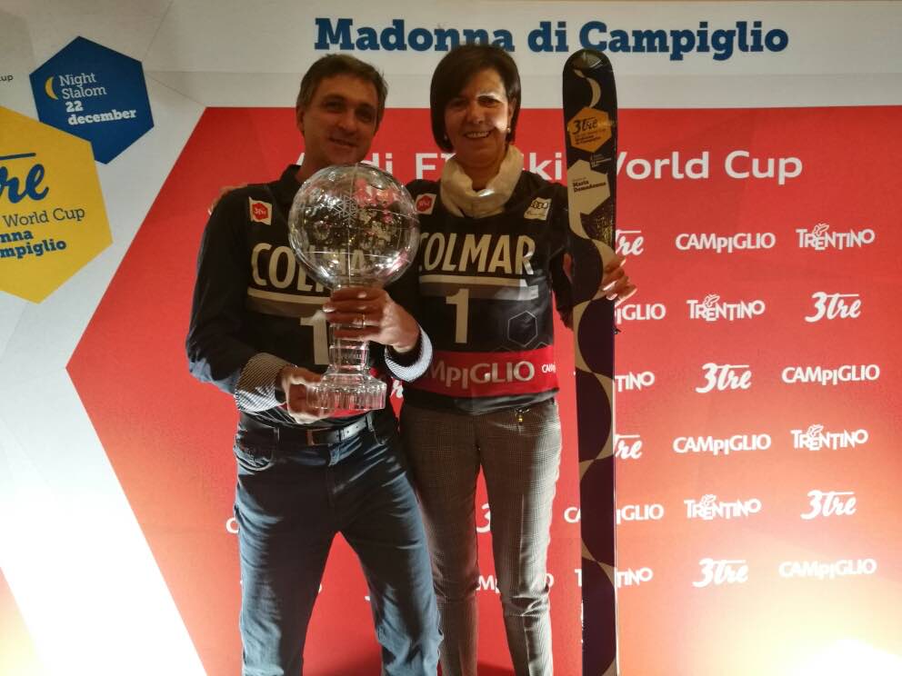 La presidente Maria Demadonna e il Sindaco Renato Girardi con la Coppa del Mondo