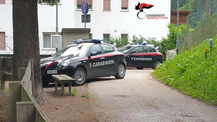 CRONACA - Valsugana: irrompe a casa del fratello minacciandolo di morte