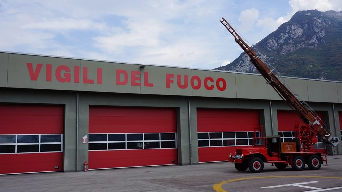 VALLE CAMONICA - Mancano autoscale ai vigili del fuoco, Tomasi fa la voce grossa