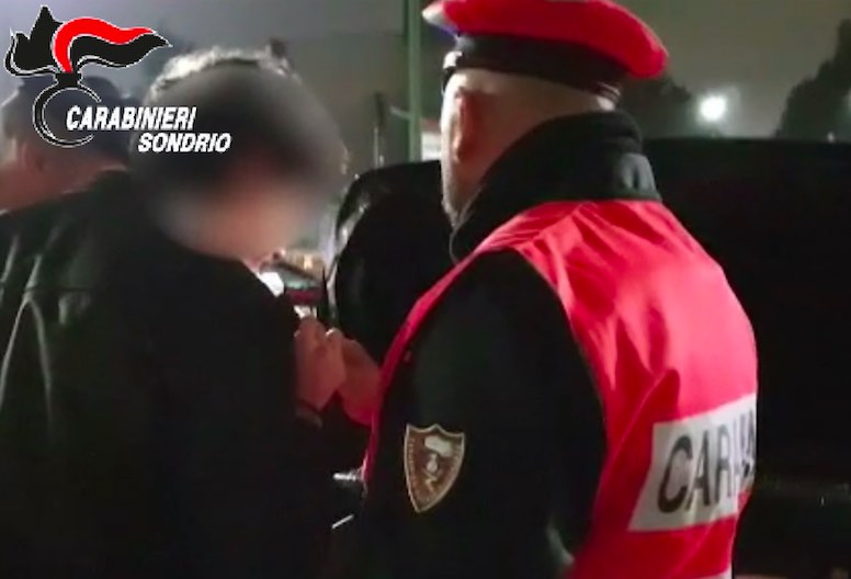 etilometro alcol controlli carabinieri sondrio