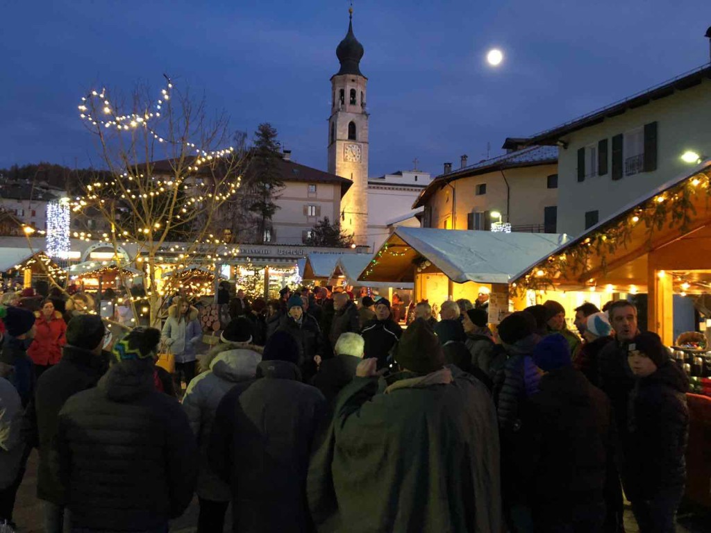 fondo natale mercatini