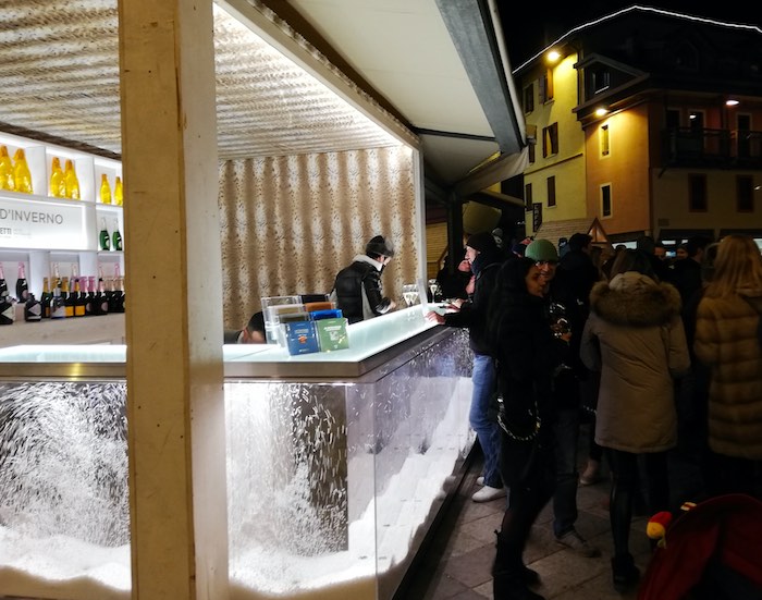 bar