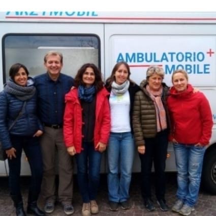 Lucia Pappalrdo prima da sinistra