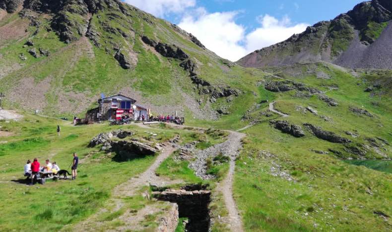 camminate escursioni estate montozzo rifugio bozzi