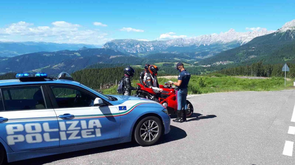 moto polizia stradale controlli