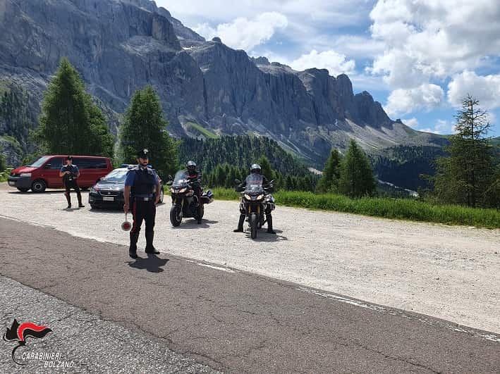 Controlli - carabinieri - bolzano - moto - bivio - miramonti