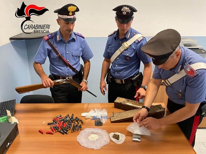 Esine - carabinieri