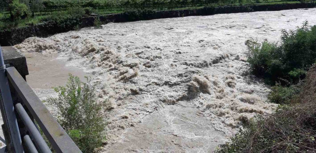 fiume piena maltempo