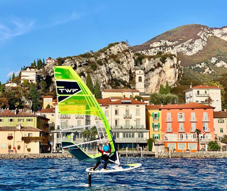 windsurf