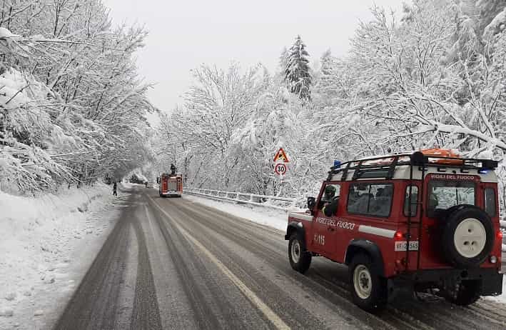 Corteno neve - vigili del fuoco