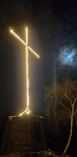 Edolo - Croce Mù illuminata