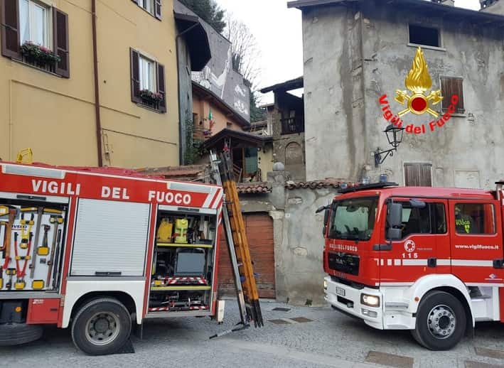 VALLE CAMONICA - Mobilitazione per l'incendio di un camino a Cimbergo
