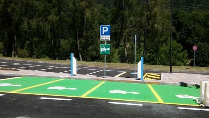 TRENTINO - Cresce il numero delle colonnine per la ricarica di auto elettriche