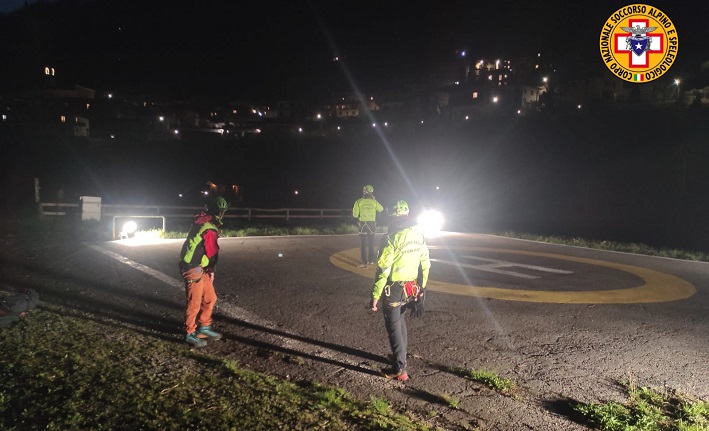 TRENTINO - Cordata in difficoltà soccorsa lungo la via White Crack