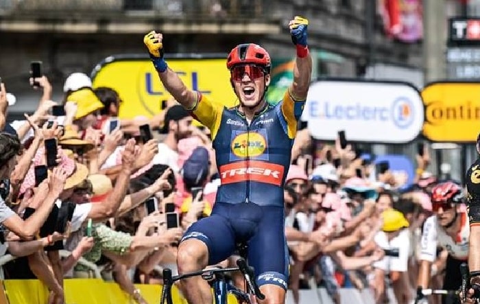 SPORT - Tour de France: a Foix vince in volata Mads Pedersen