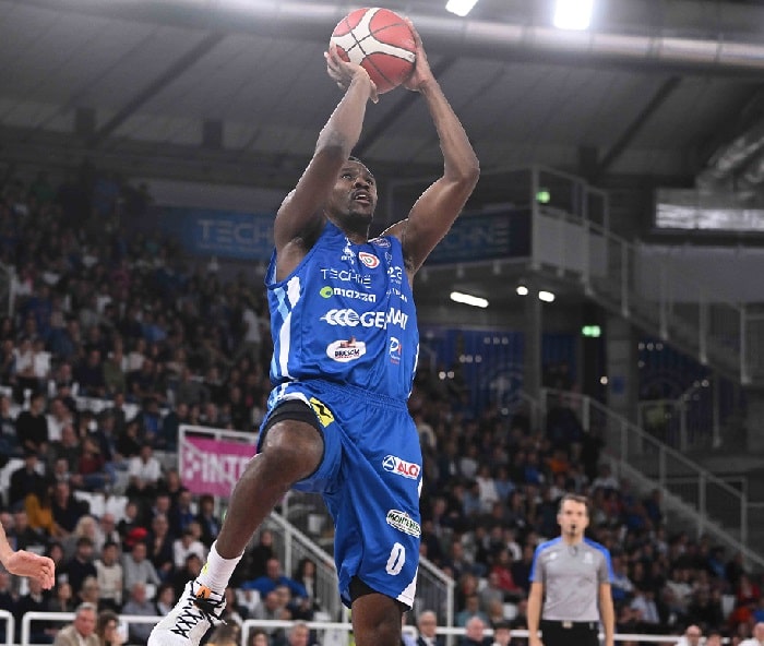 SPORT - Basket, Maurice Ndour ha subito una distorsione alla caviglia