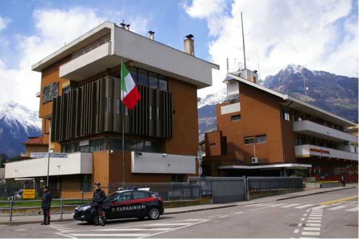 ALTO ADIGE - Ruba generi alimentari e vini pregiati a un ristoratore: arrestato