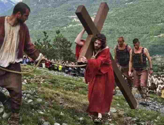 VALLE CAMONICA - Cerveno: seconda rappresentazione della Santa Crus