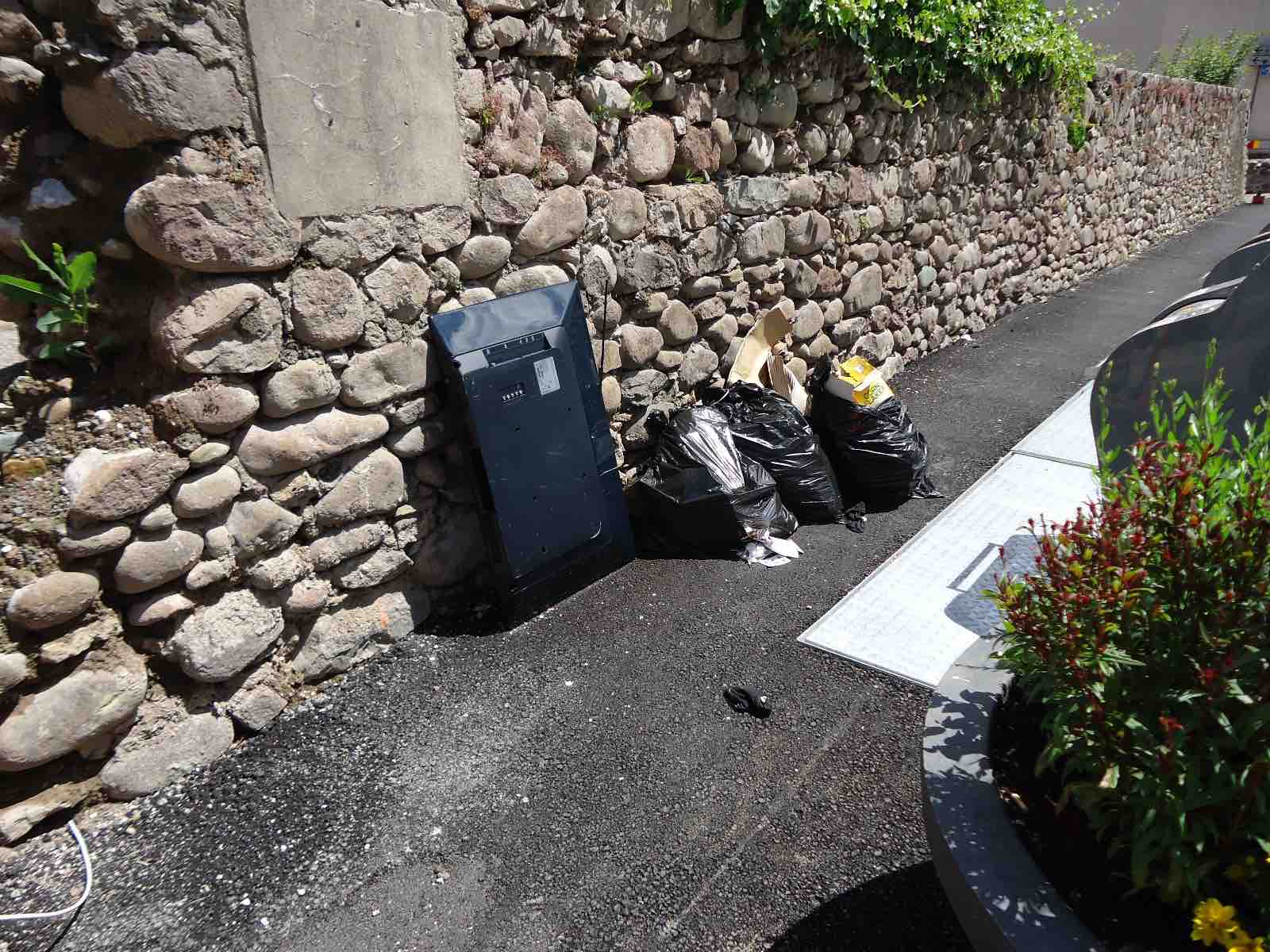 ATTUALITÀ - Sondrio, abbandono di rifiuti: sanzionati otto trasgressori