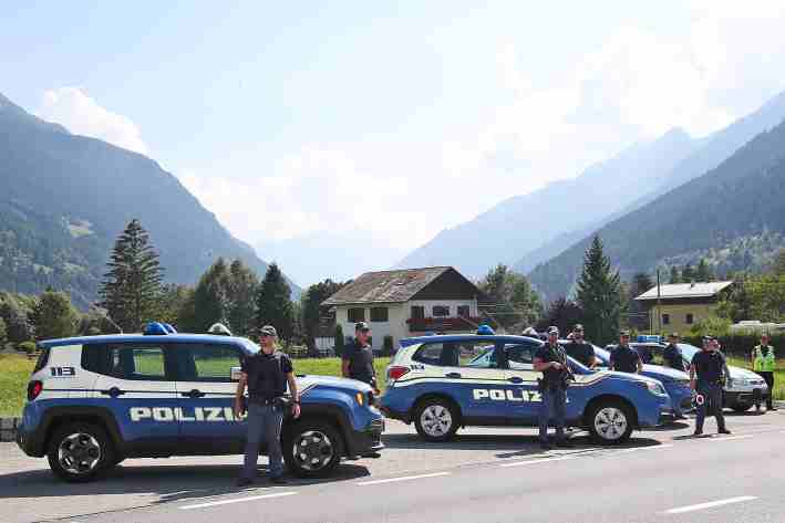CRONACA - Controlli e sanzioni della Polizia di Stato in Valtellina