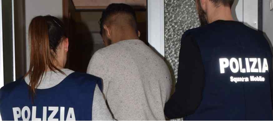 CRONACA - La Polizia di Stato arresta due ladri seriali nel Bresciano