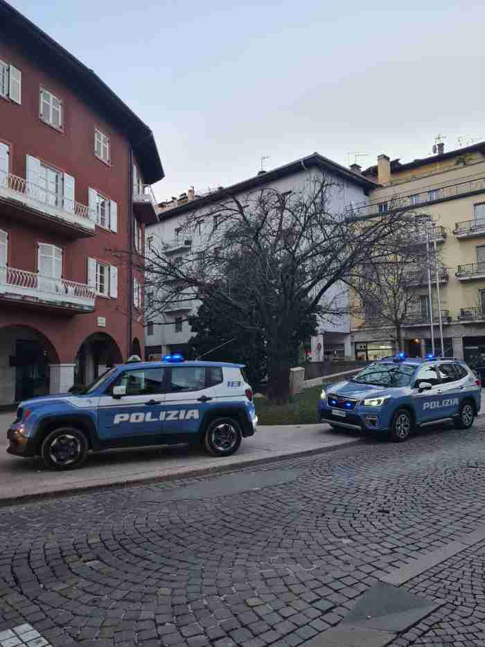 GARDA - Desenzano del Garda, donna denunciata per spaccio di droga