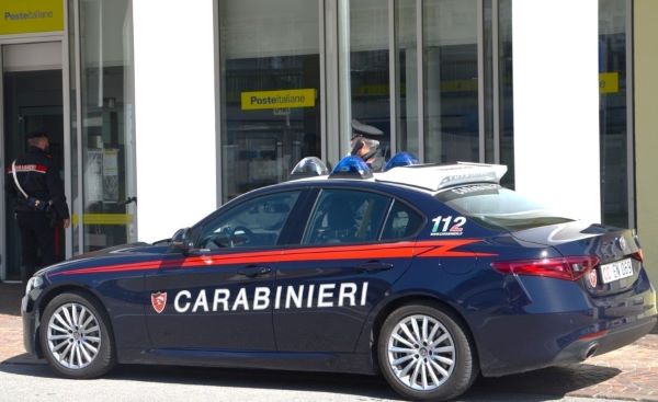CRONACA - Danneggia un ufficio postale in Val Venosta: denunciato