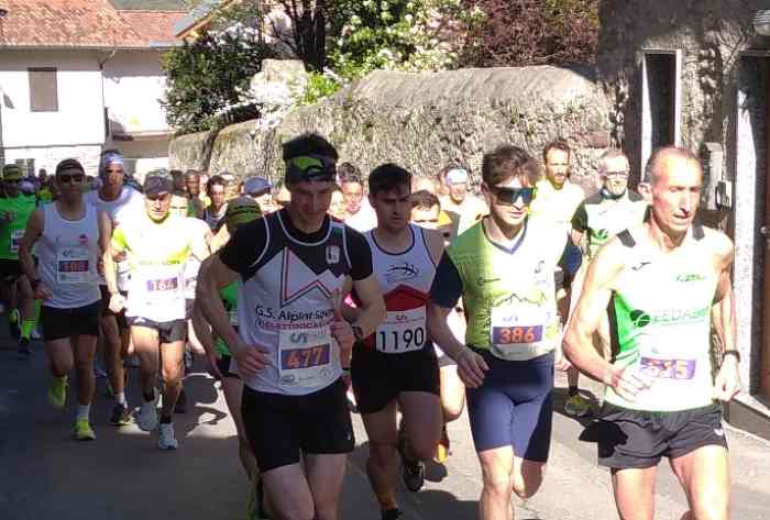 ATLETICA LEGGERA - Su e giù per Pellalepre: trionfano Simone Toini e Stefania Cotti Cottini