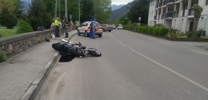 VALLE CAMONICA - Scontro tra auto e moto a Darfo, centauro ricoverato al Civile
