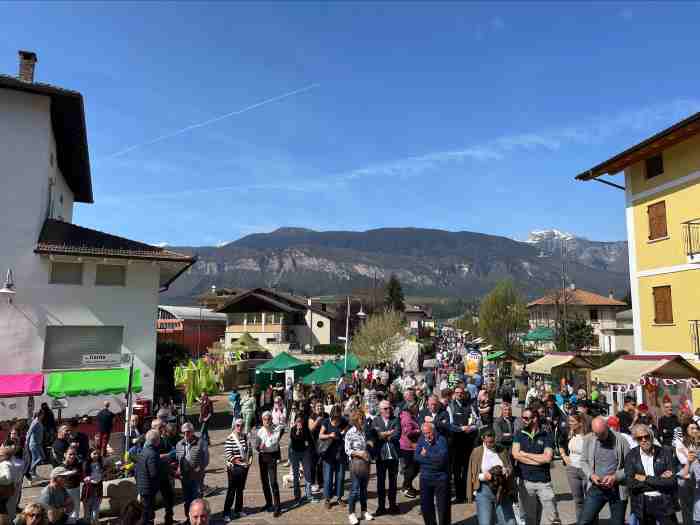 VAL DI SOLE E NON - Fiorinda, a Mollaro la festa della fioritura