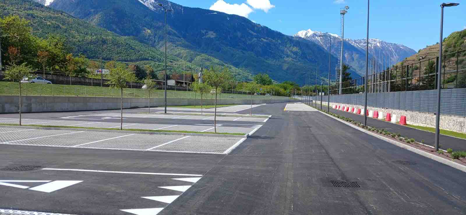 VALTELLINA - Sondrio, nell'area Castellina aperto il nuovo parcheggio con 200 posti auto
