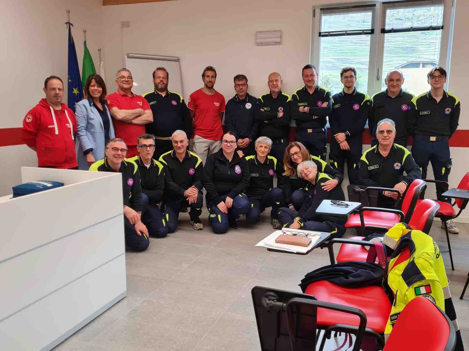 VALTELLINA - Sondrio, oltre 30 volontari al corso sui defribillatori