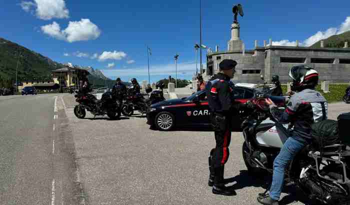 TRENTINO - Tonale, controlli sui passi alpini: sanzionati 46 motociclisti