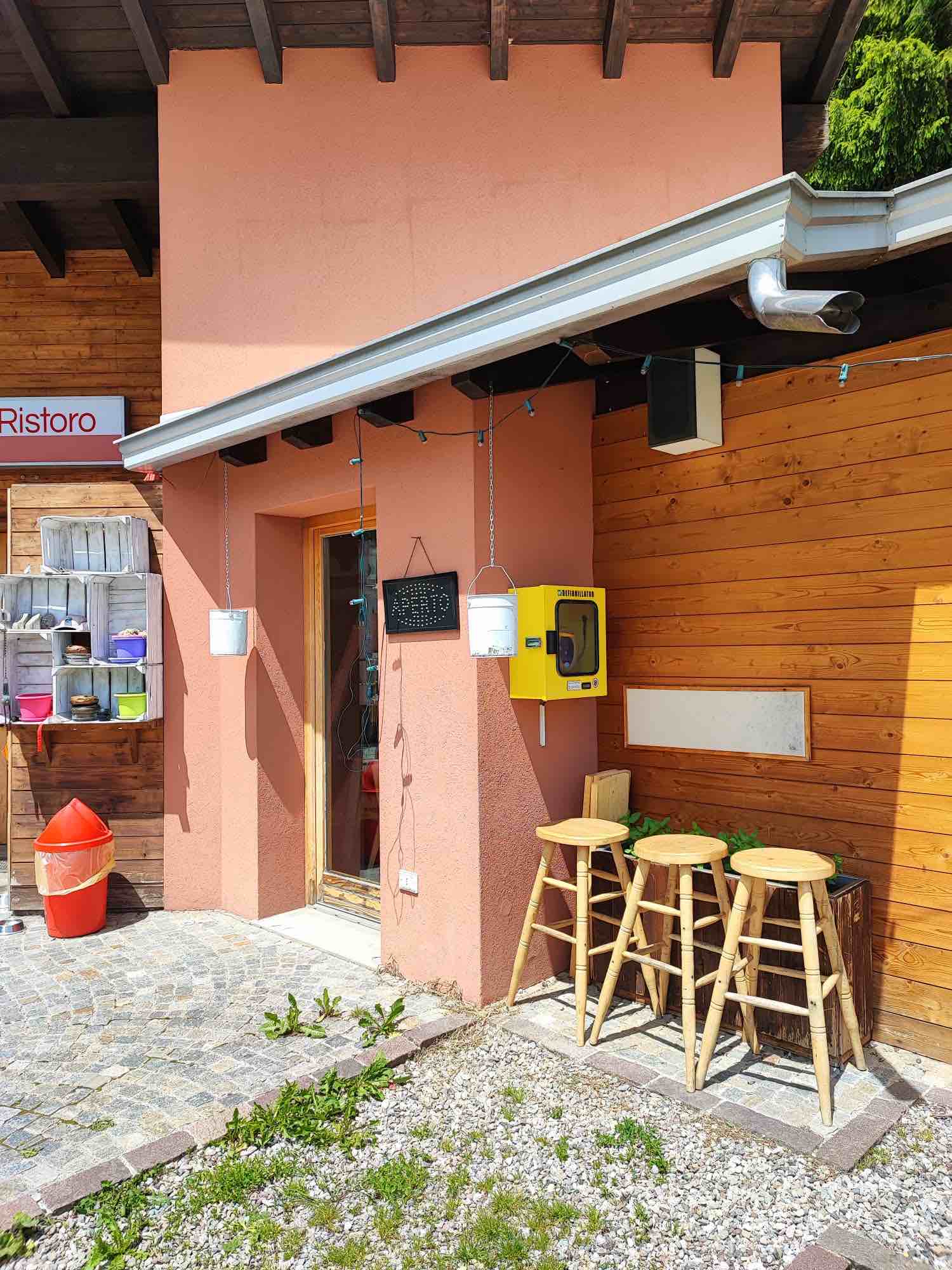 VALLE CAMONICA - Fondazione D’orotea, tre defibrillatori donati a Borno